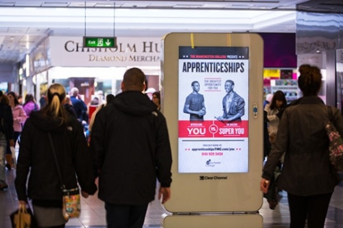 Digital 6-sheet shopping mall advertising with Clear Channel